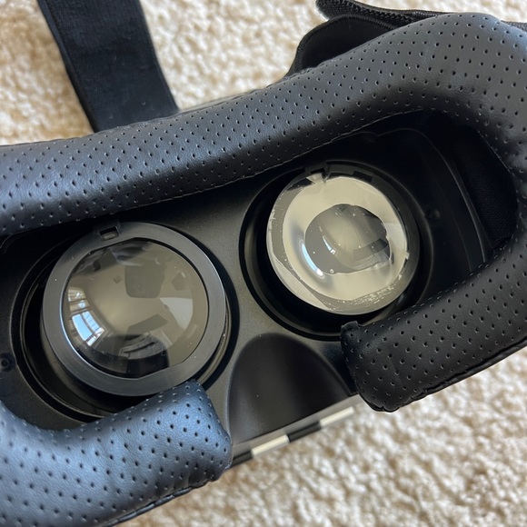 Virtual Reality Headset - Picture 5 of 5